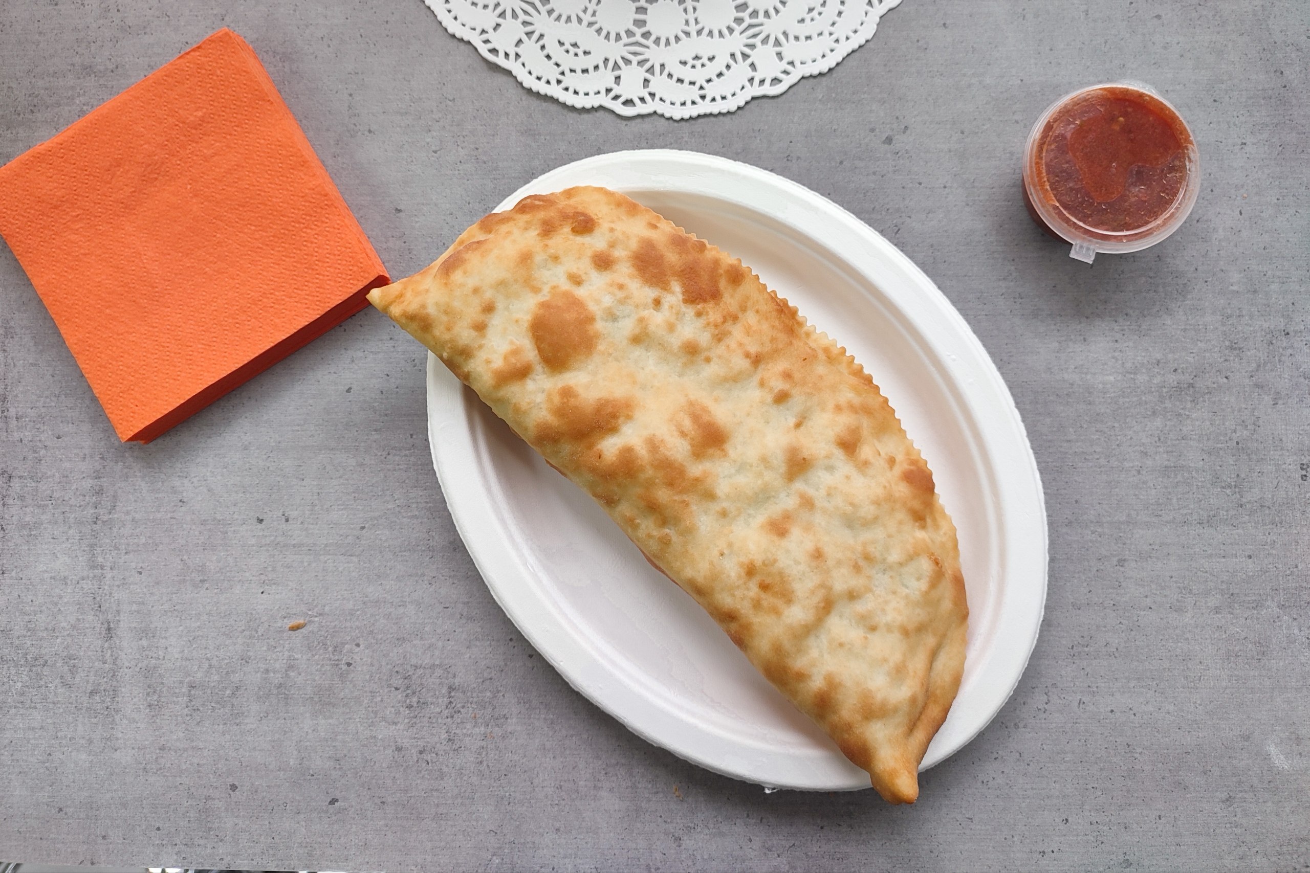 Чебурек с говядиной и сыром